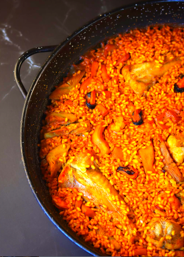 Arroz a banda de Casa la Gata en paellera